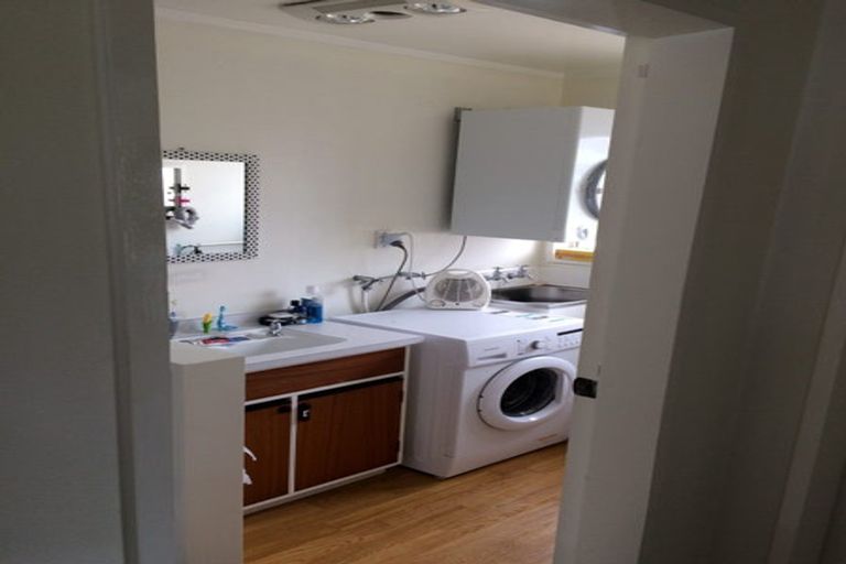 Photo of property in 11 Retter Street, Paparangi, Wellington, 6037