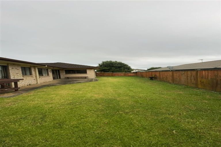 Photo of property in 5 Fergy Crescent, Wattle Downs, Auckland, 2103