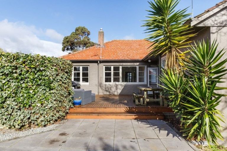 Photo of property in 3 Wharenui Terrace, Roslyn, Palmerston North, 4414