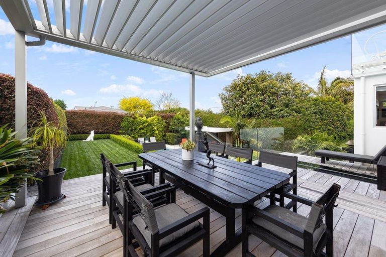 Photo of property in 112 Moa Road, Point Chevalier, Auckland, 1022