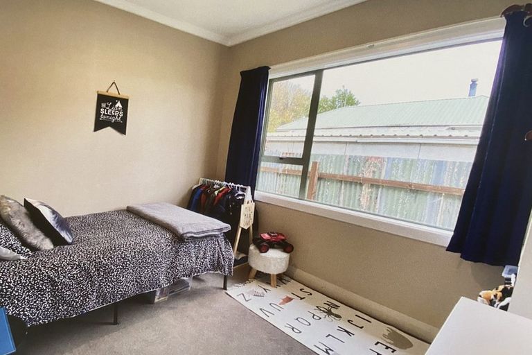 Photo of property in 17 Moa Street, Waikiwi, Invercargill, 9810