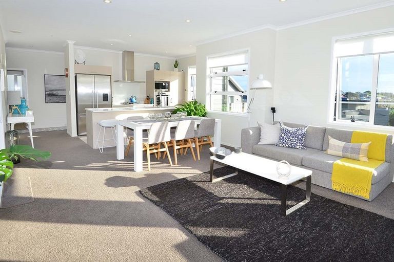 Photo of property in 6 Barcliff Terrace, Gulf Harbour, Whangaparaoa, 0930
