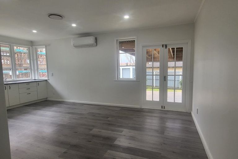 Photo of property in 52a Arimu Road, Papakura, 2110