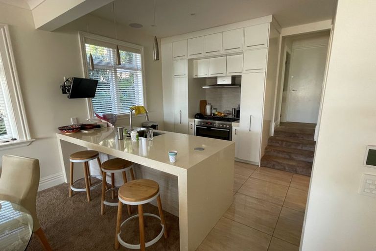 Photo of property in 44 Hawker Street, Mount Victoria, Wellington, 6011