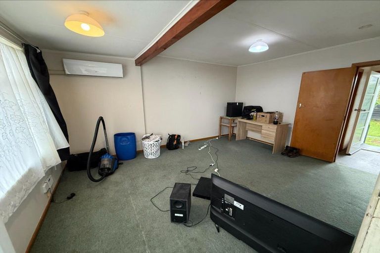 Photo of property in 1 Kupe Place, Castlecliff, Whanganui, 4501