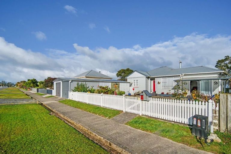 Photo of property in 58 Wakefield Street, Westport, 7825