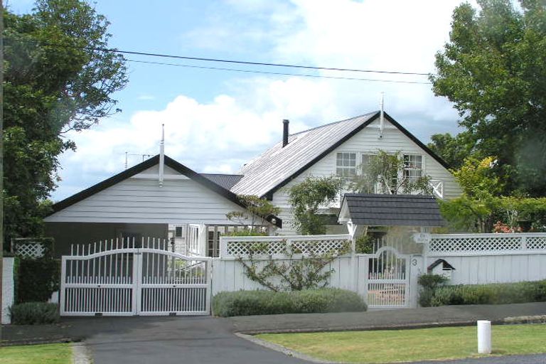 Photo of property in 3 Richmond Avenue, Northcote Point, Auckland, 0627