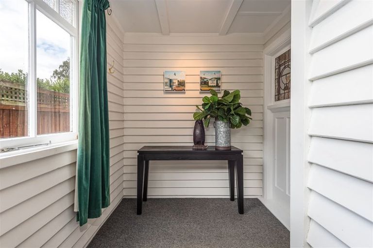 Photo of property in 16 Ford Road, Opawa, Christchurch, 8023