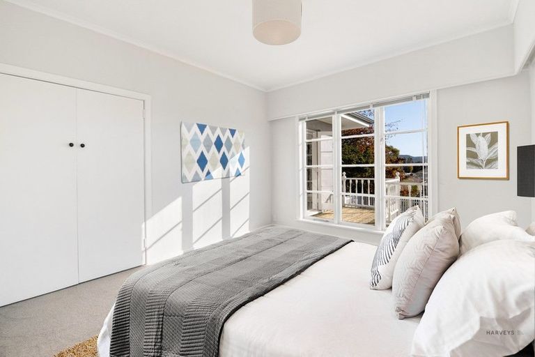 Photo of property in 32 Captain Scott Road, Glen Eden, Auckland, 0602