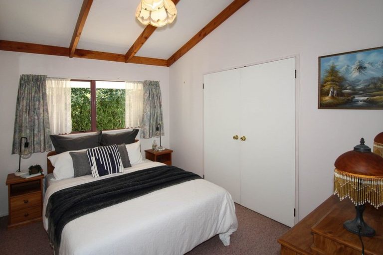 Photo of property in 30 Charles Street, Carterton, 5713