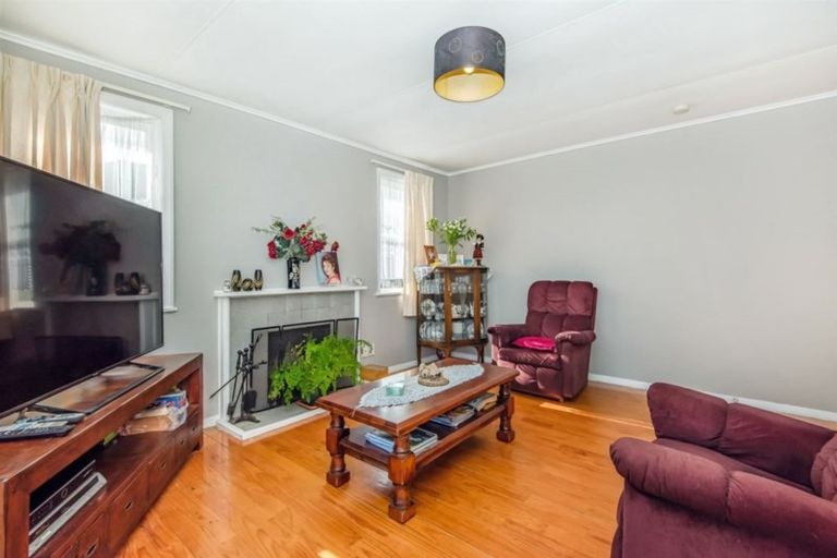 Photo of property in 8 Hayman Place, Beach Haven, Auckland, 0626