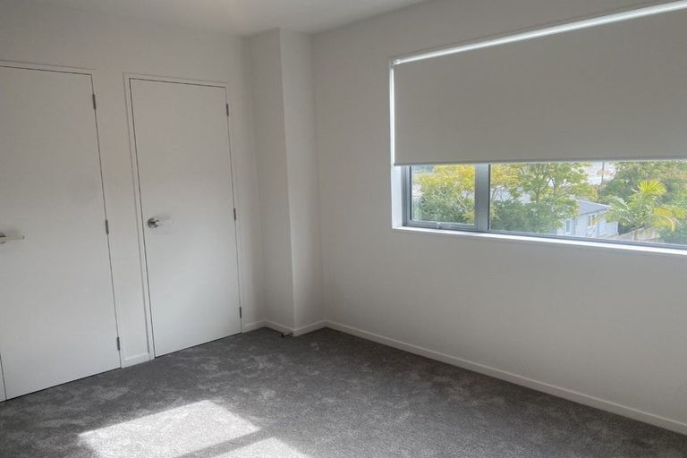 Photo of property in 1/35 Renata Crescent, Te Atatu Peninsula, Auckland, 0610