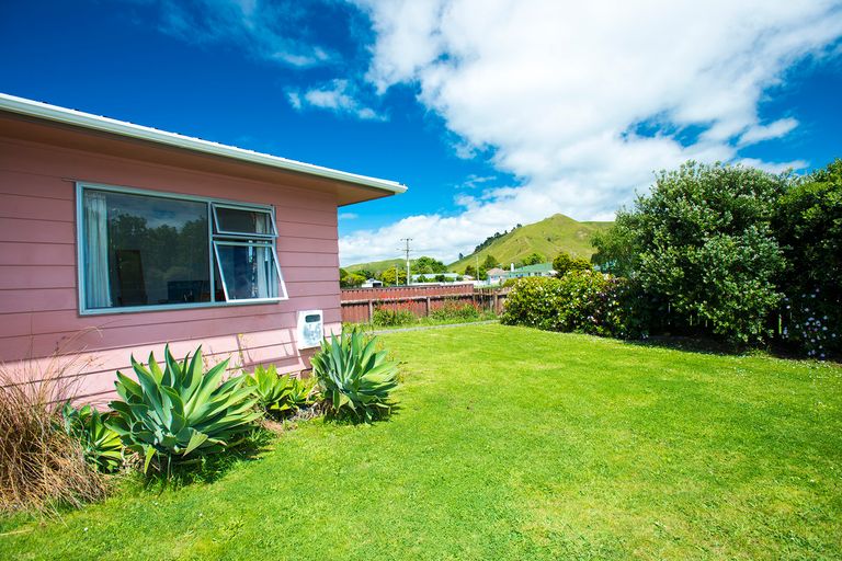 Photo of property in 53 Murdoch Road, Tamarau, Gisborne, 4010