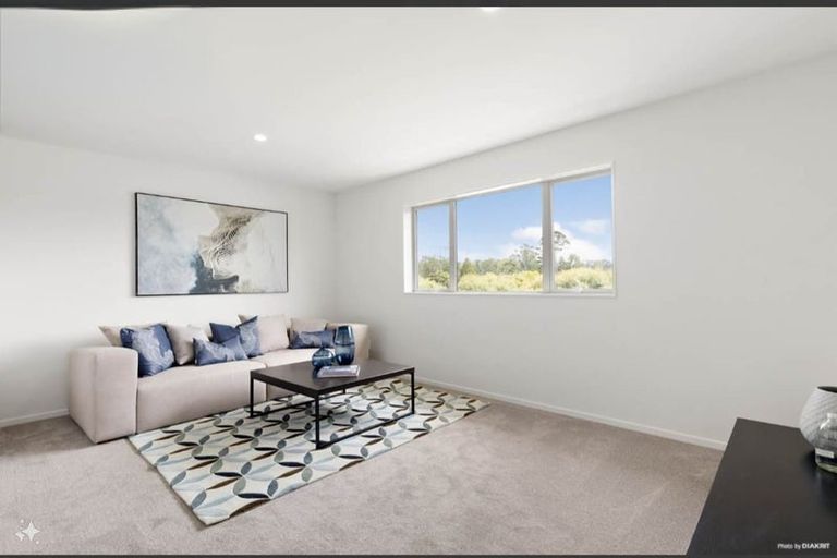 Photo of property in 513d West Coast Road, Glen Eden, Auckland, 0602