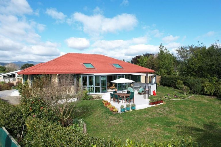 Photo of property in 13 Claremont Rise, Levin, 5510