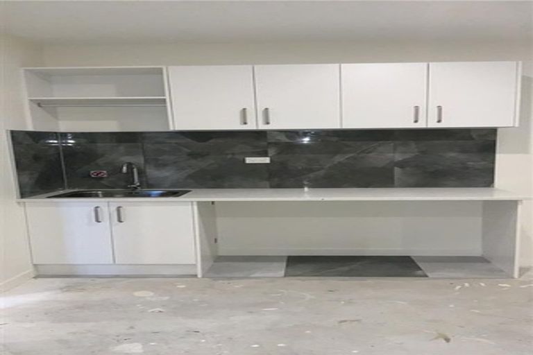 Photo of property in 4 Joseph Kokich Avenue, Swanson, Auckland, 0614