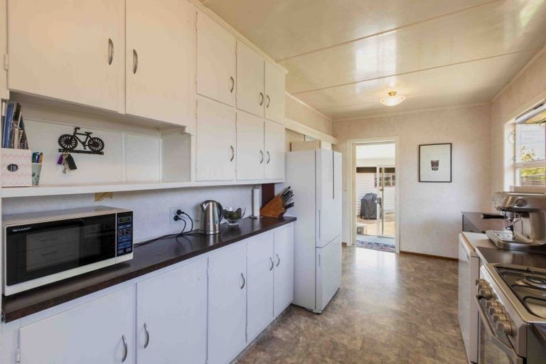 Photo of property in 11 Otatara Road, Taradale, Napier, 4112