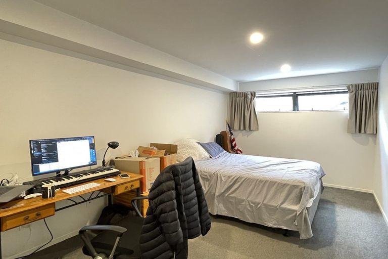 Photo of property in 4/4 Mcquoid Place, Glenfield, Auckland, 0629