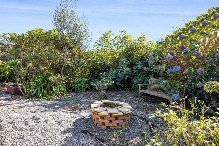 Photo of property in 1343 Devon Road, Brixton, Waitara, 4382