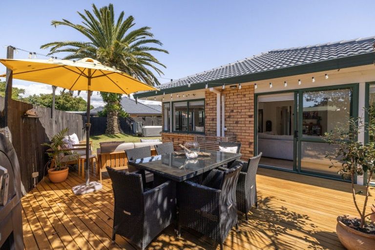 Photo of property in 15 Romana Crescent, Papamoa Beach, Papamoa, 3118