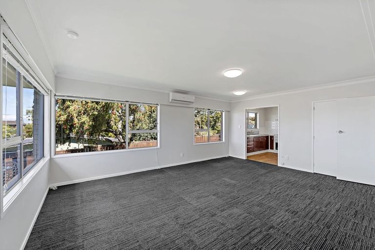 Photo of property in 37 Kirby Street, Glendene, Auckland, 0602
