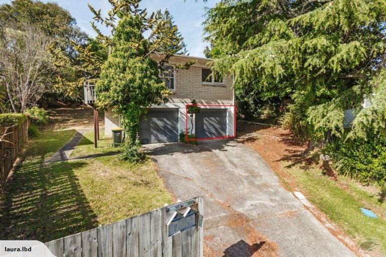 Photo of property in 2/12a Ondine Place, Glenfield, Auckland, 0629