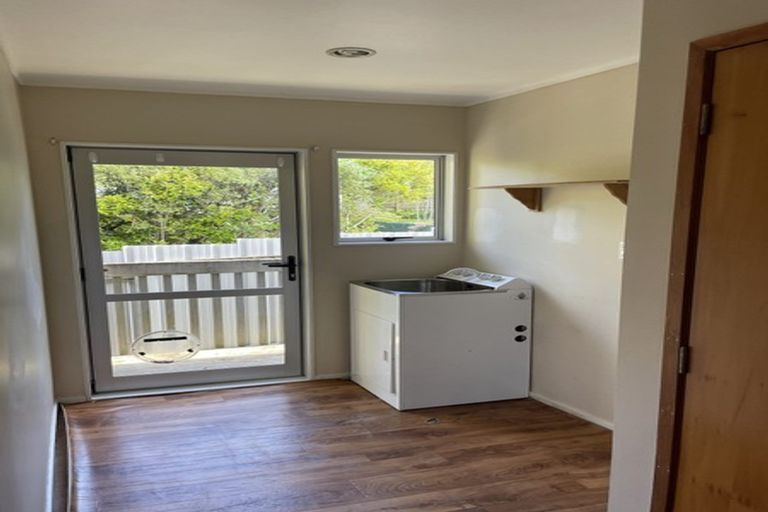 Photo of property in 28 Glenfinn Place, Massey, Auckland, 0614