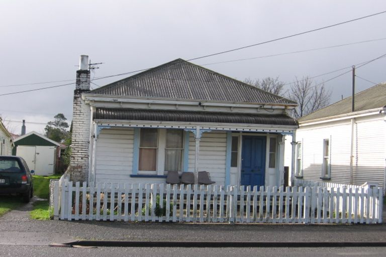 Photo of property in 90-92 Villa Street, Masterton, 5810