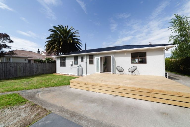 Photo of property in 13 Diamond Street, Carterton, 5713