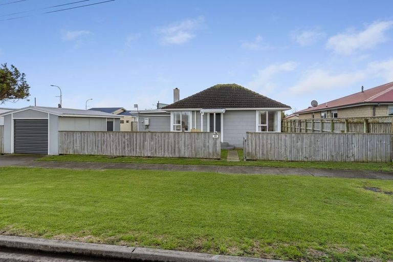 Photo of property in 30 Ihaia Road, Opunake, 4616