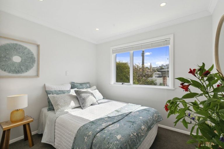 Photo of property in 7 Harbour Park Terrace, Khandallah, Wellington, 6035