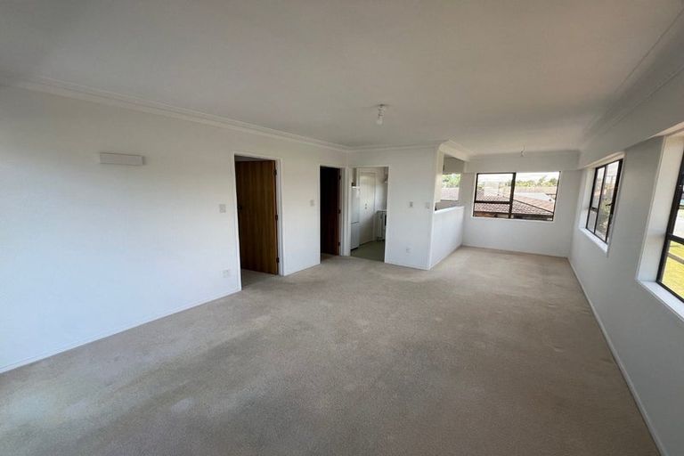 Photo of property in 2 Empire Road, Orewa, 0931