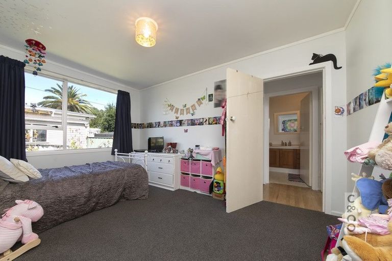 Photo of property in 32 Trigg Road, Huapai, Kumeu, 0810