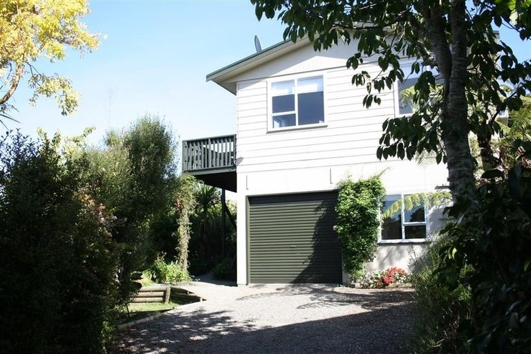 Photo of property in 1 Sasanqua Way, Crofton Downs, Wellington, 6035
