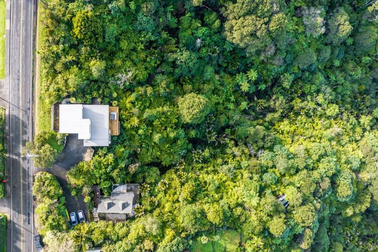 Photo of property in 1100-1102 Scenic Drive North, Swanson, Auckland, 0816