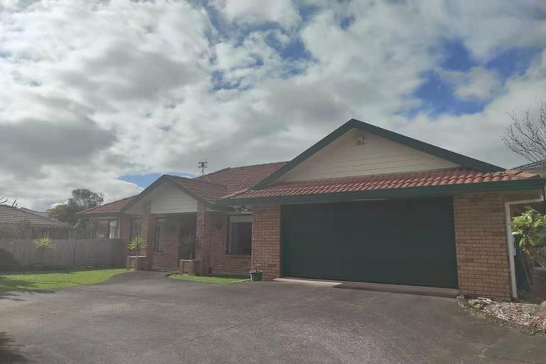 Photo of property in 2/16 Keswick Close, Northpark, Auckland, 2013