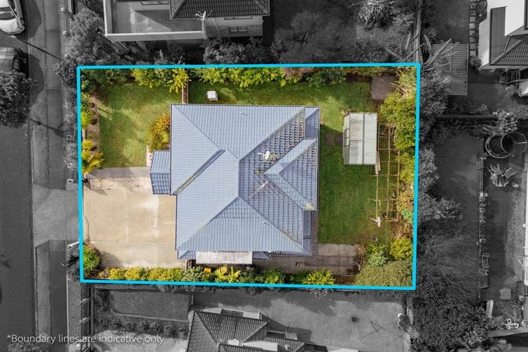 Photo of property in 5 Macadamia Close, Goodwood Heights, Auckland, 2105