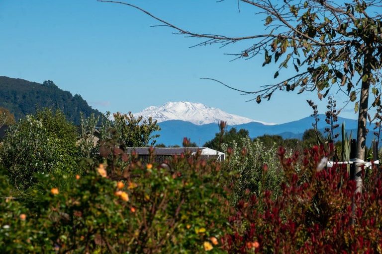 Photo of property in 26 Lacebark Drive, Kinloch, Taupo, 3377