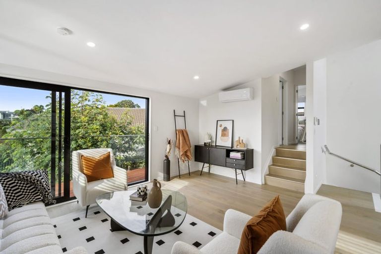 Photo of property in 3 Tapatai Place, Castor Bay, 0620