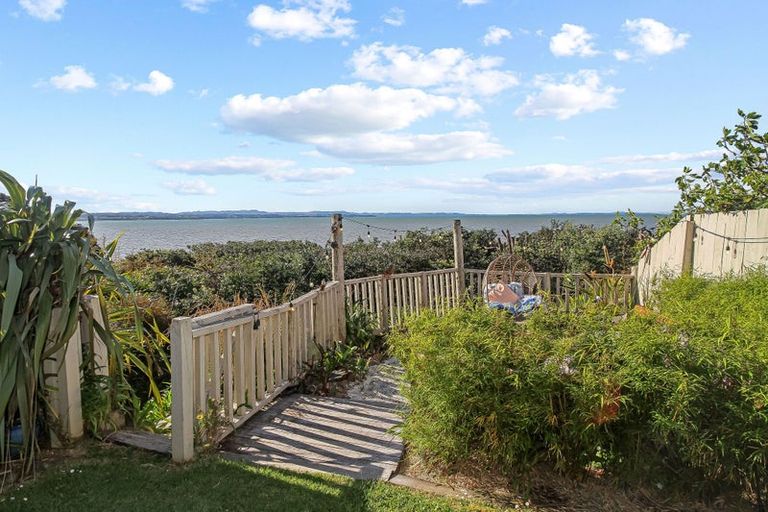 Photo of property in 7a Torkar Road, Clarks Beach, 2122