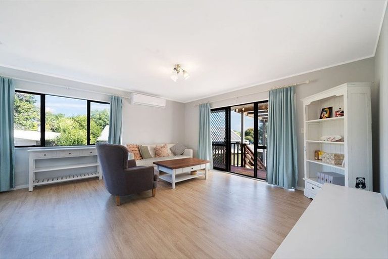 Photo of property in 1/76 Chilcott Road, Henderson, Auckland, 0612