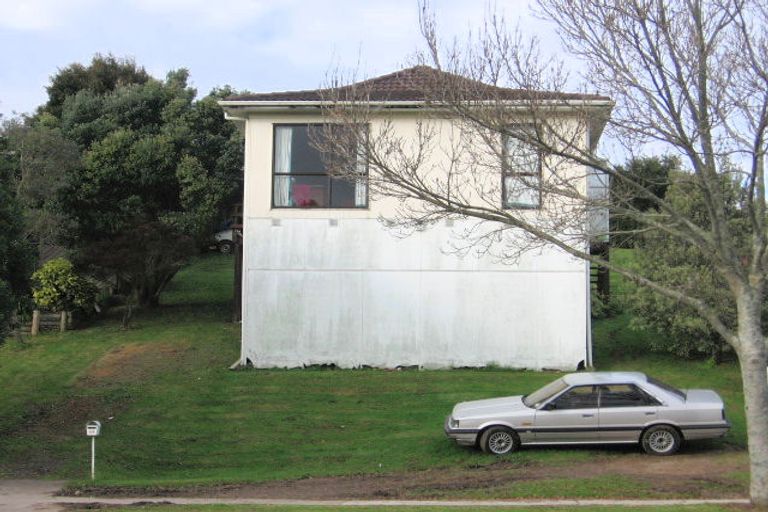 Photo of property in 24 Everglade Drive, Goodwood Heights, Auckland, 2105