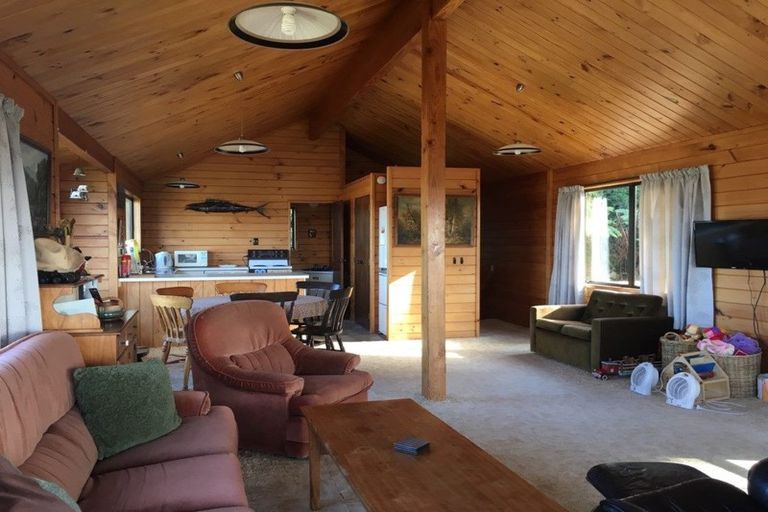 Photo of property in 11 Harbour View Road, Omokoroa, 3114