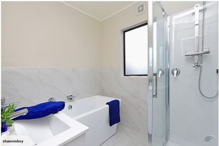 Photo of property in 2/112 Oaktree Avenue, Browns Bay, Auckland, 0630