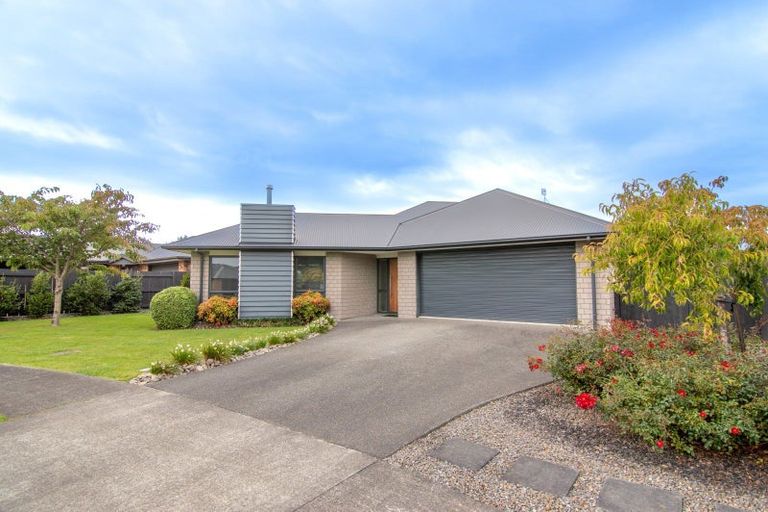 Photo of property in 20 Millbrook Place, Ashhurst, 4810