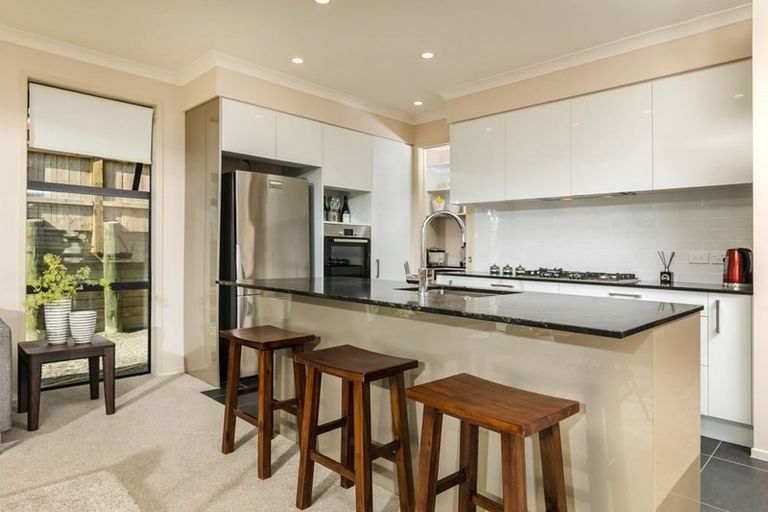 Photo of property in 15 Cilliers Drive, Silverdale, 0932