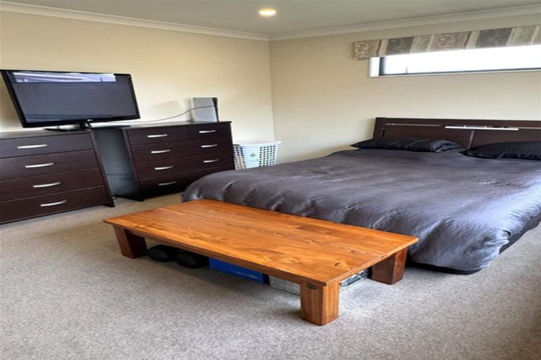 Photo of property in 42 Peter Hall Drive, Kelvin Grove, Palmerston North, 4414