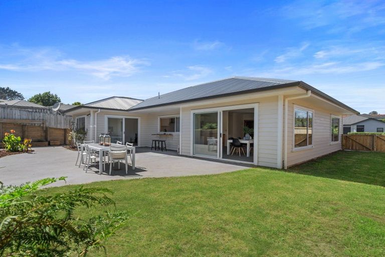 Photo of property in 32 Ballintoy Park Drive, Welcome Bay, Tauranga, 3175