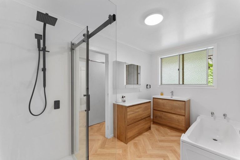 Photo of property in 77 Govett Avenue, Frankleigh Park, New Plymouth, 4310