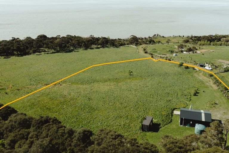 Photo of property in 1740b Western Lake Road, Western Lake, Featherston, 5773